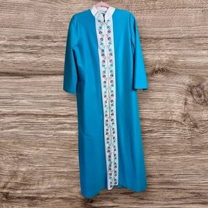 Vintage 60s/70s sears at home blue floral house dress. Robe. Medium.
